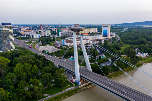 pohľad na most SNP v Bratislave